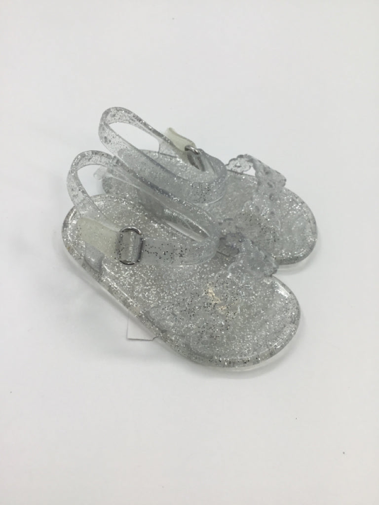 Old Navy Child Size 2 Toddler clear Sandals/Flip Flops