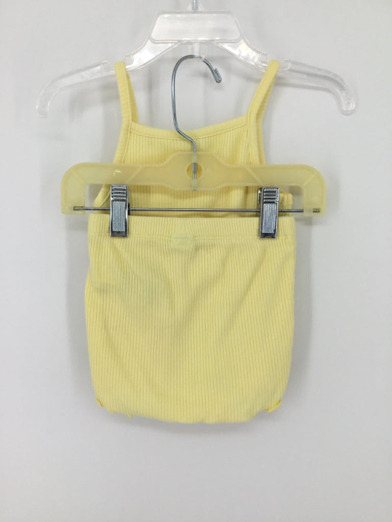 Old Navy Child Size 12-18 Months Yellow Outfit - girls