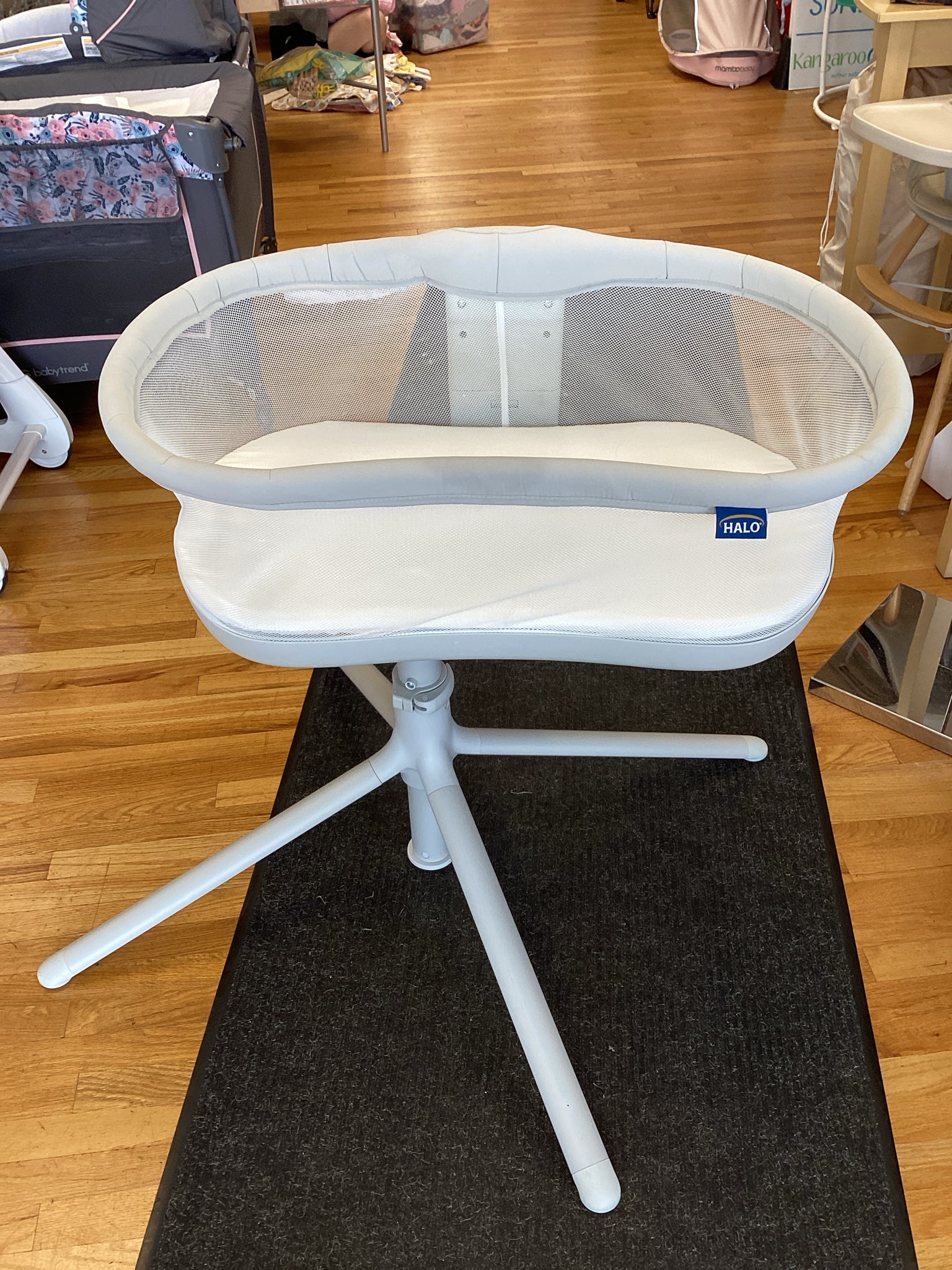 Halo BassiNest Swivel Sleeper 3.0