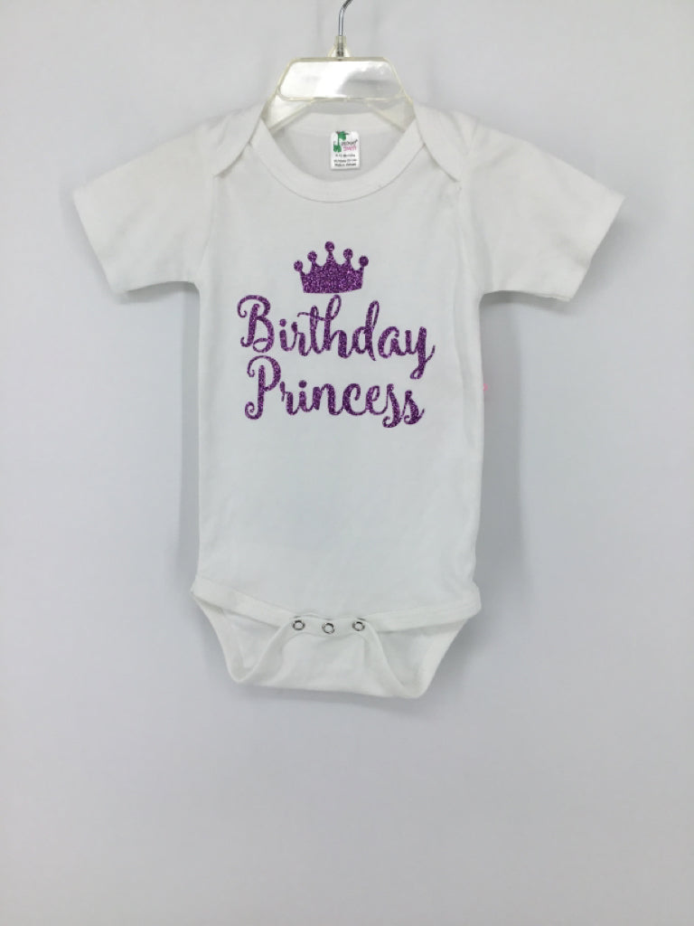 Laughing giraffe Child Size 6-12 Months White Onesie