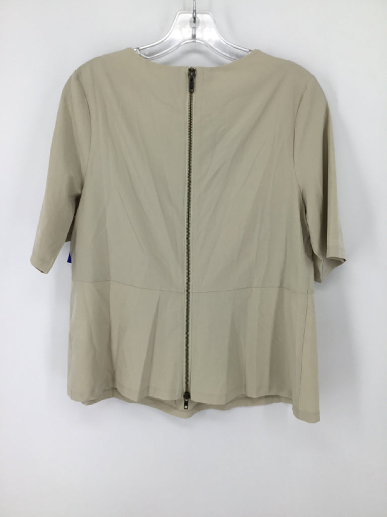 Ingrid & Isabel Size M Poly Blend Top