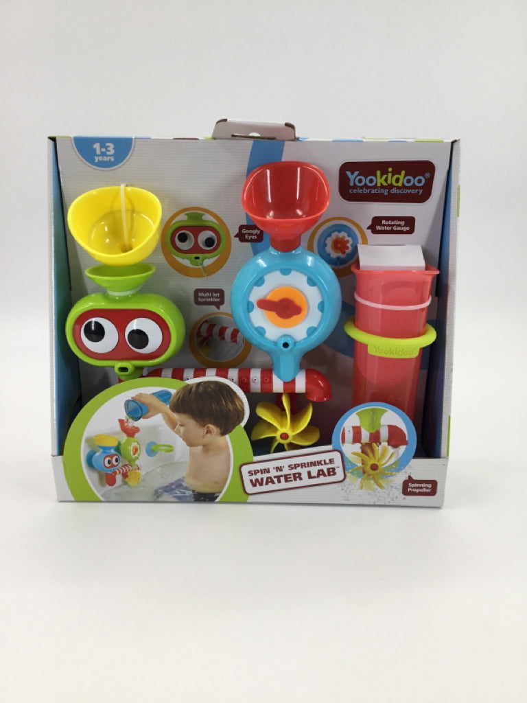 Yookidoo Spin 'n' Sprinkle Water Lab
