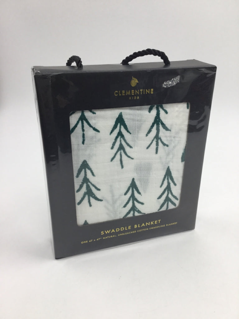 Clementine Kids White Print Blanket