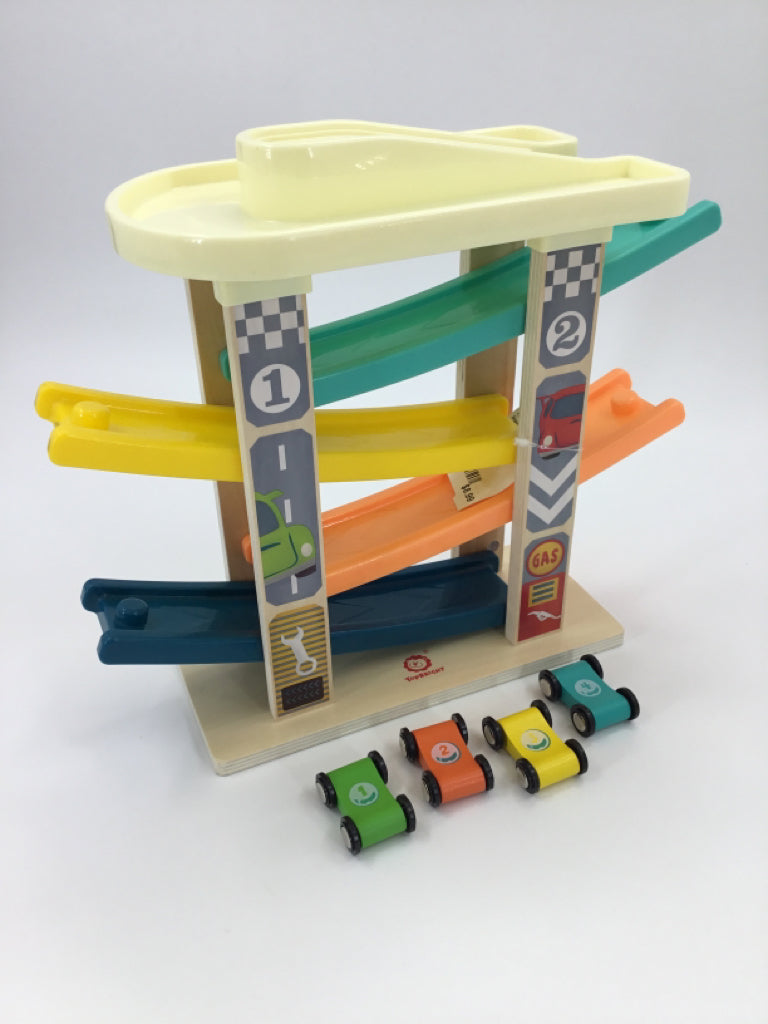 Car Ramp Racer