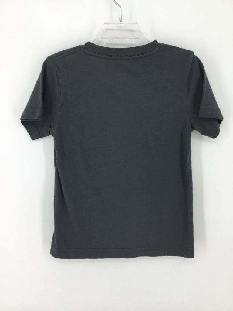 Nike Child Size 6 Gray screen printed T-shirt - boys