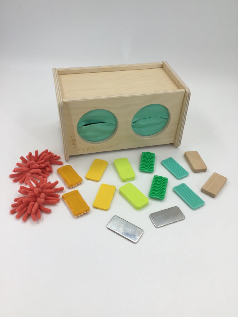 Lovevery Guessing and Matching Sensory Tactile Box