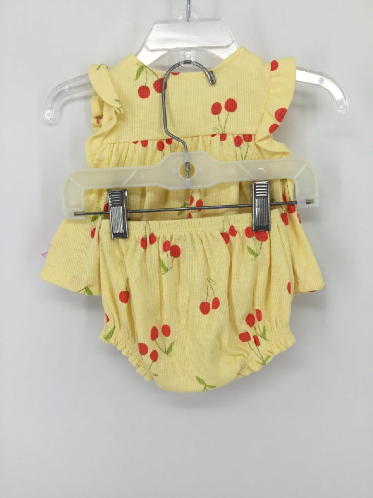 Old Navy Child Size 0-3 Months Yellow Outfit - girls