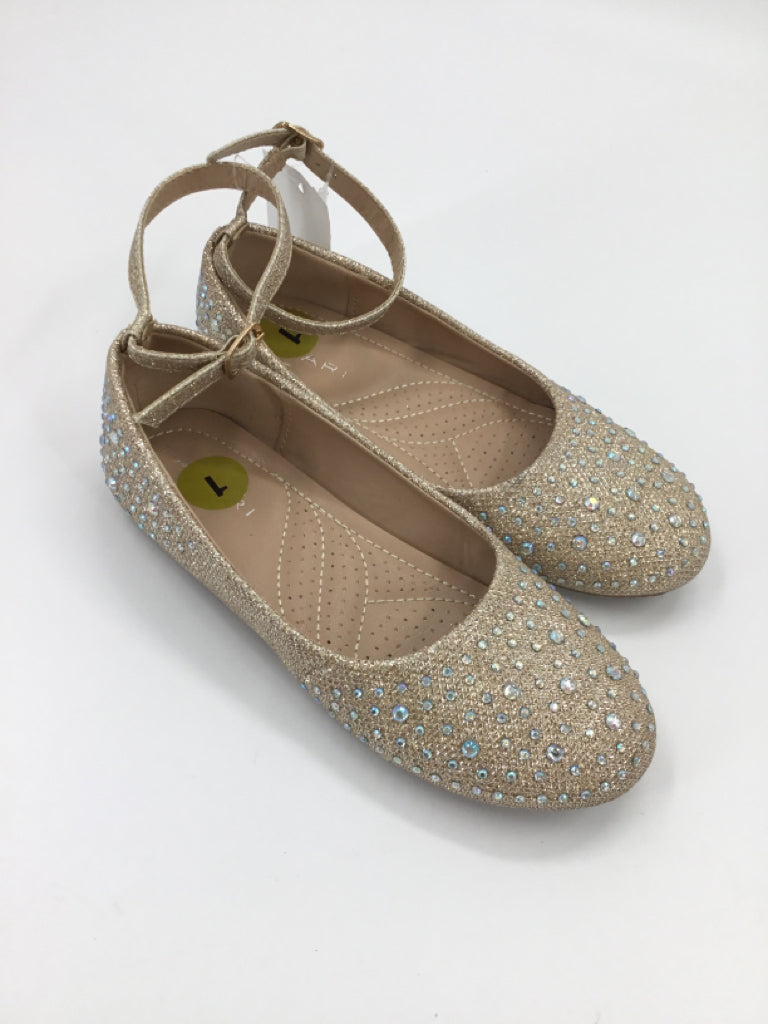 Tahari Child Size 1 Youth Gold Dress Shoes