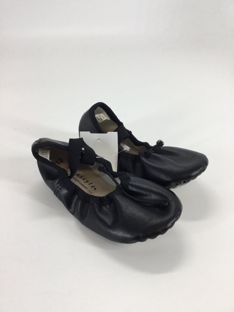 Freestyle Child Size 10 Black Sport/Dance Shoes