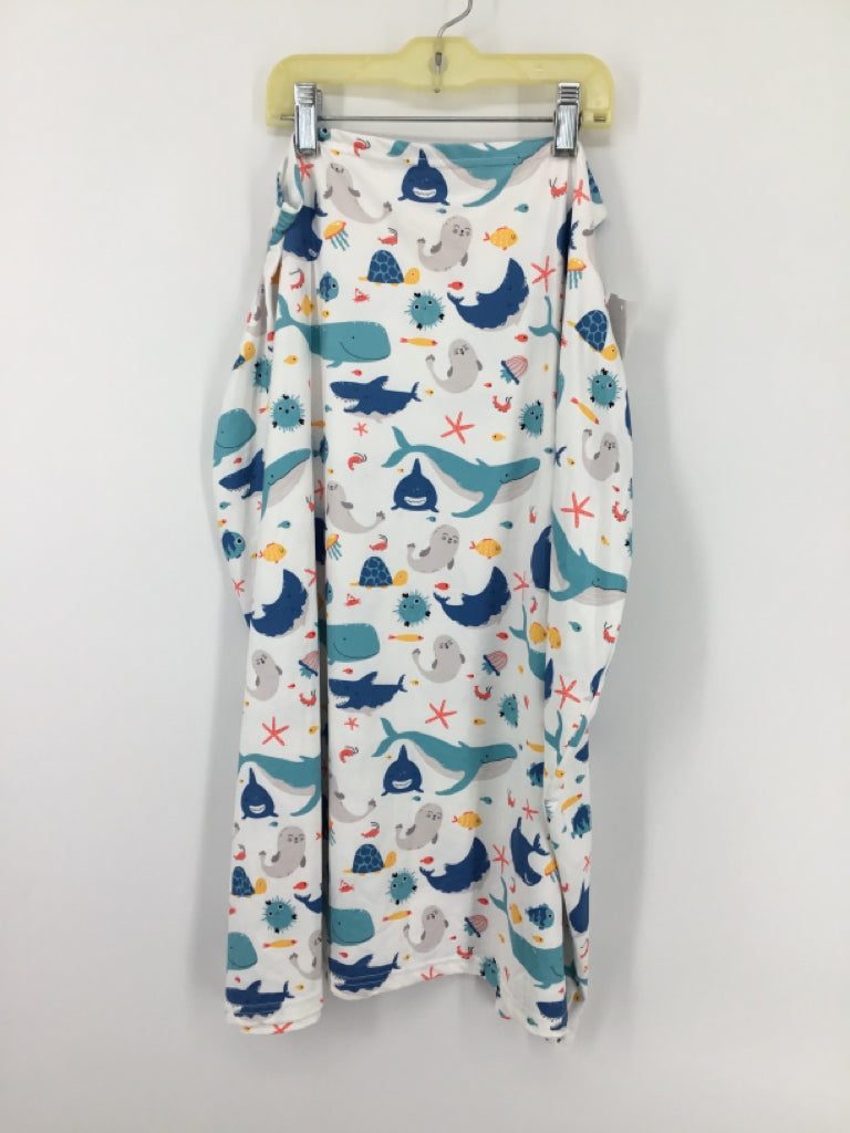 White Print Multi-Use Cover