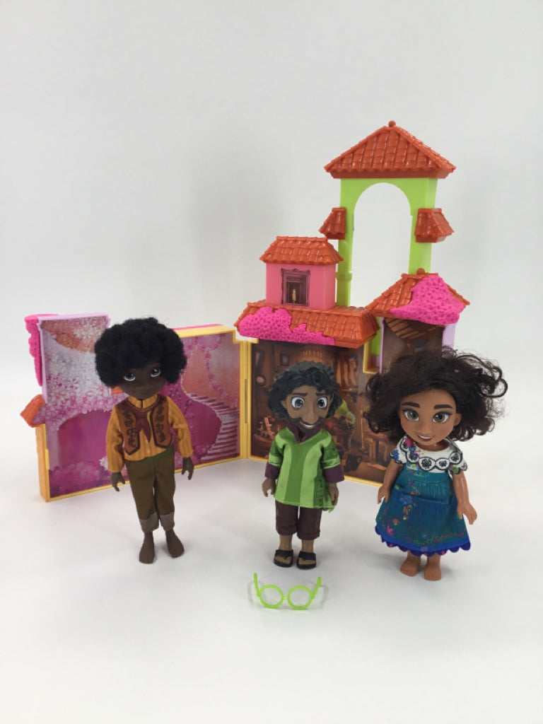 Disney Encanto 6" Petite Madrigal Family Adventure
