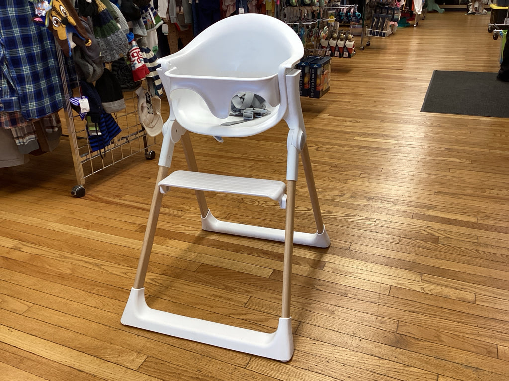 Munchkin Float Easy Clean Foldable High Chair