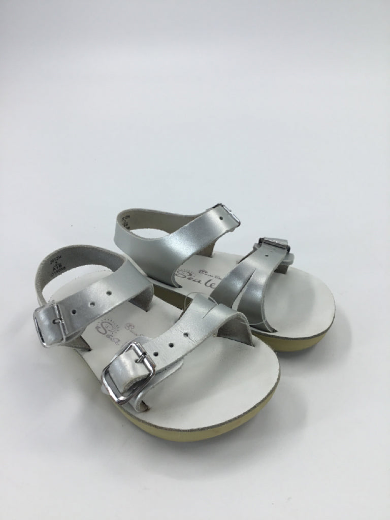 Sun San Child Size 3 Toddler Silver Sandals/Flip Flops