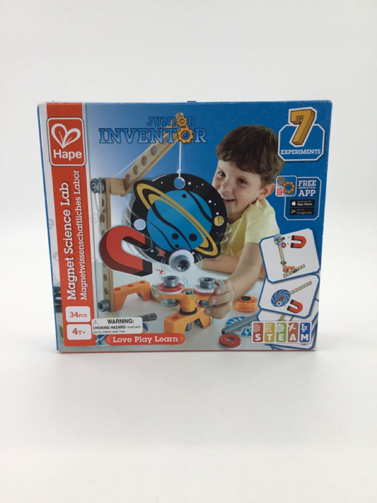 Hape Junior Inventor Magnet Science Lab