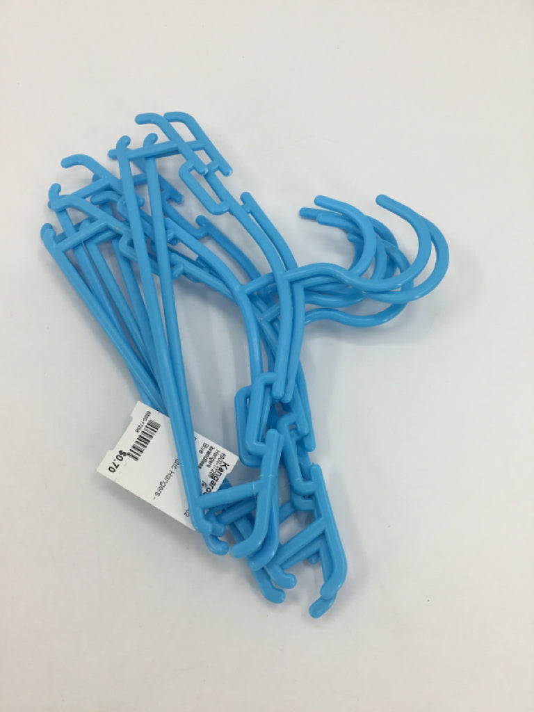 Blue Plastic Hangers - 7 pcs