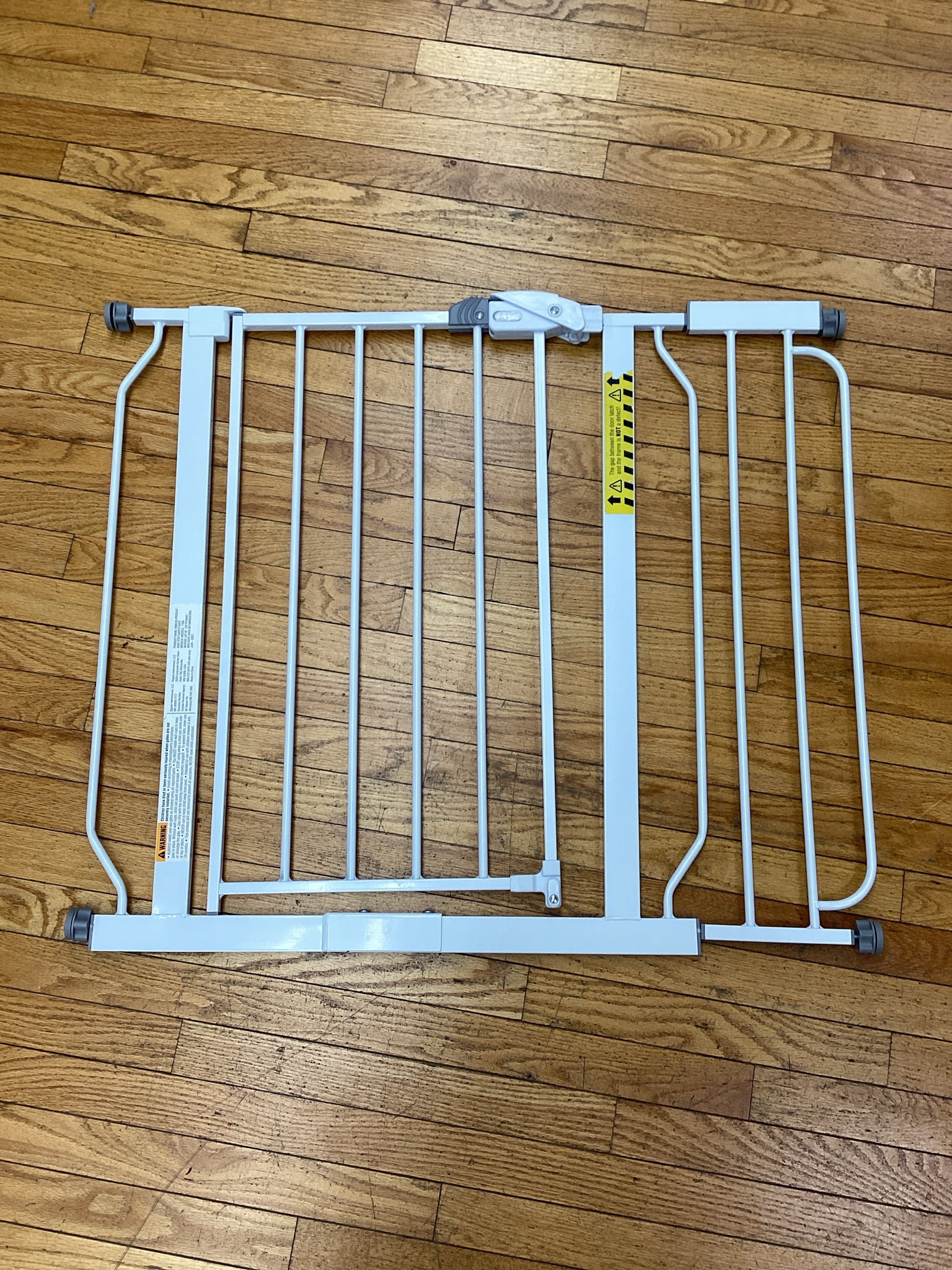 Regalo White Metal Swing Through Pressure Gate with extension