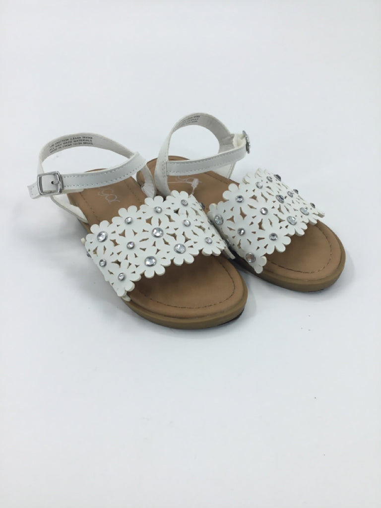 Sugar Child Size 10 White Sandals/Flip Flops