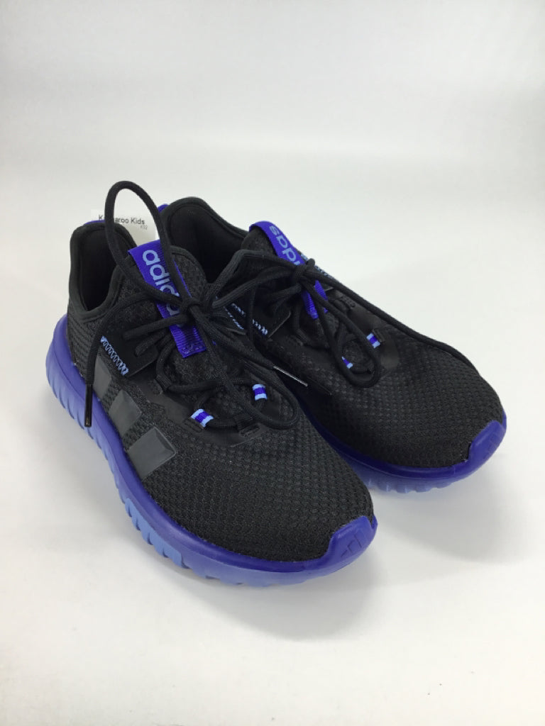 Adidas Child Size 2.5 Youth Black Sneakers