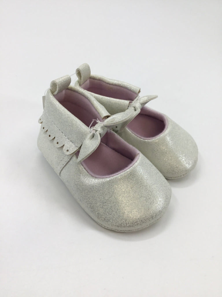 First Steps Child Size 2 Toddler White Baby/Walker Shoes