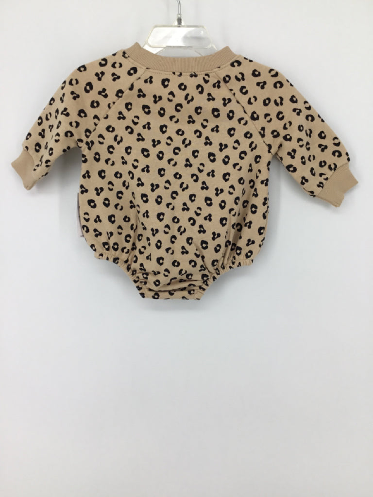 Old Navy Child Size 0-3 Months Tan Outfit - girls