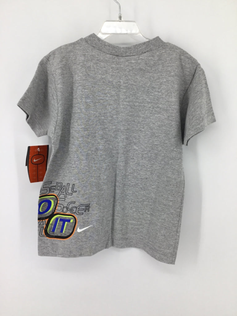Nike Child Size 7 Gray screen printed T-shirt - boys