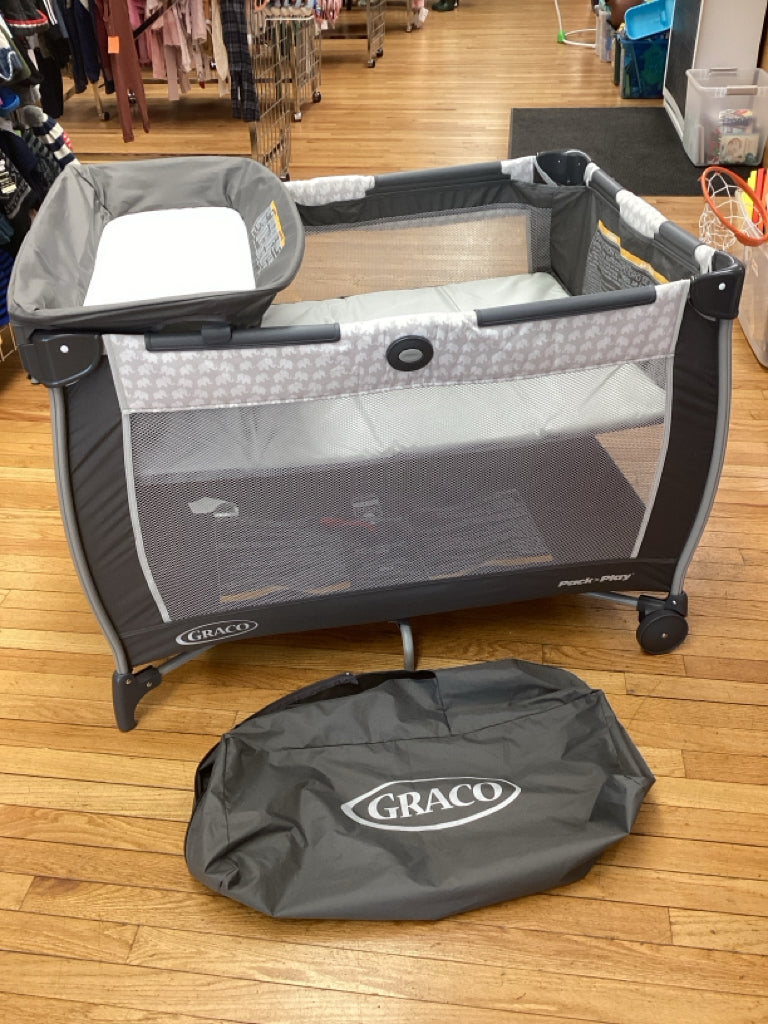 Graco Gray Pack n' Play with bassinet & changer