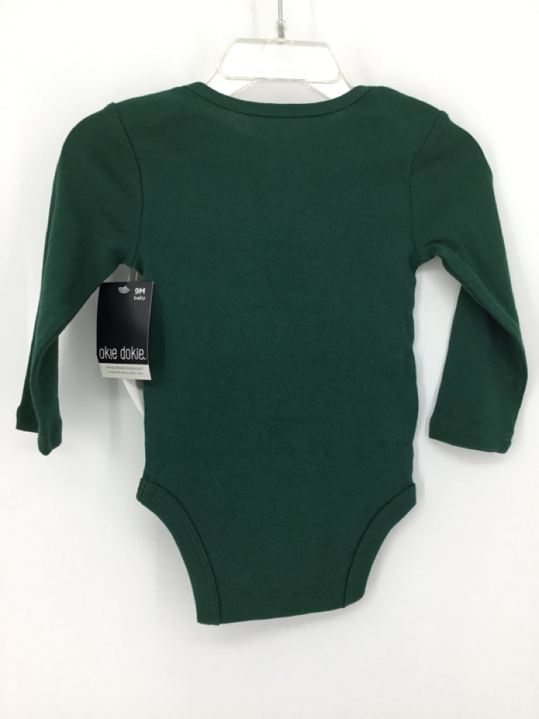 okie dokie Child Size 9 Months Green Christmas Onesie
