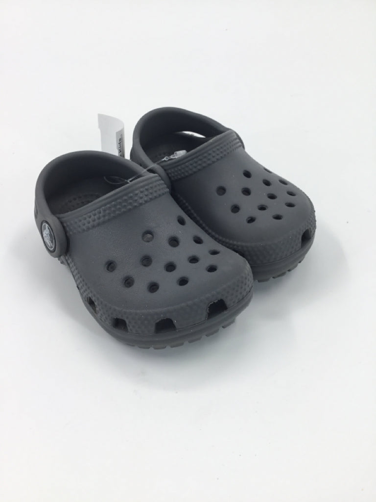 Crocs Child Size 5 Toddler Gray Sandals/Flip Flops