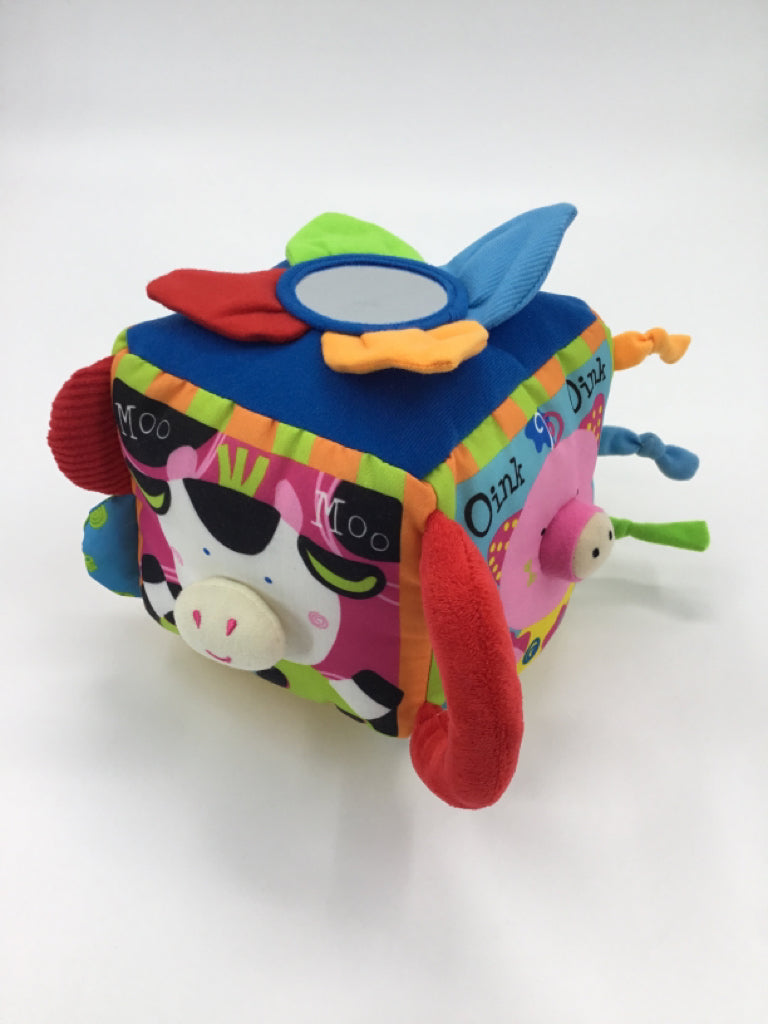 Melissa & Doug Musical Farmyard Cube