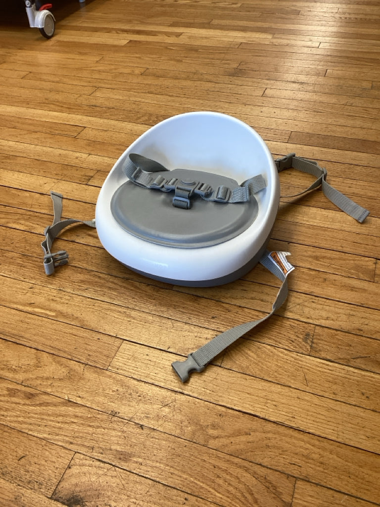 Skip Hop Booster Seat for Dining Table Sleek Seat Booster