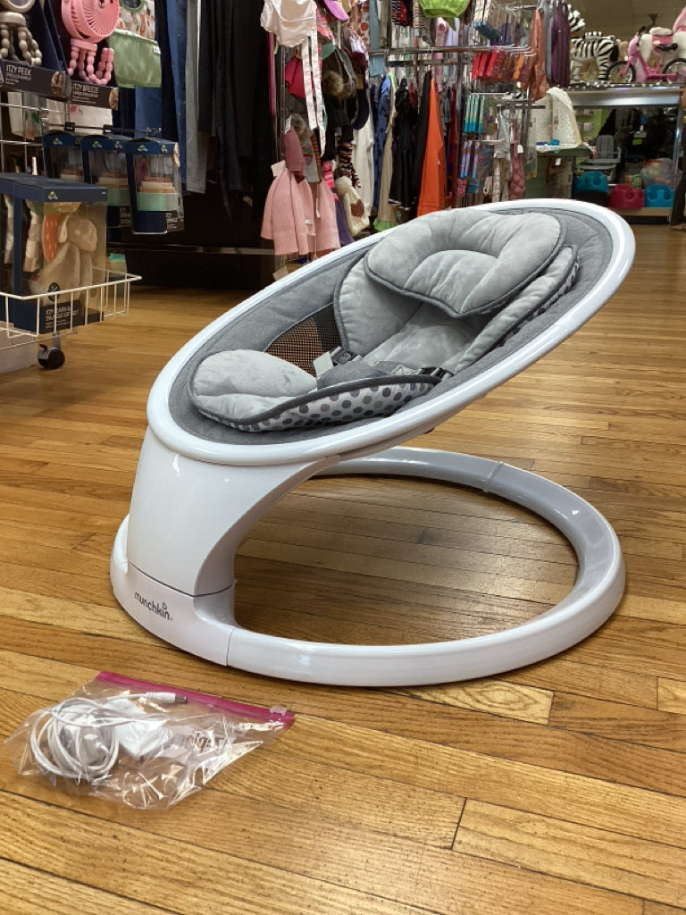 Munchkin Bluetooth Enabled Baby Swing