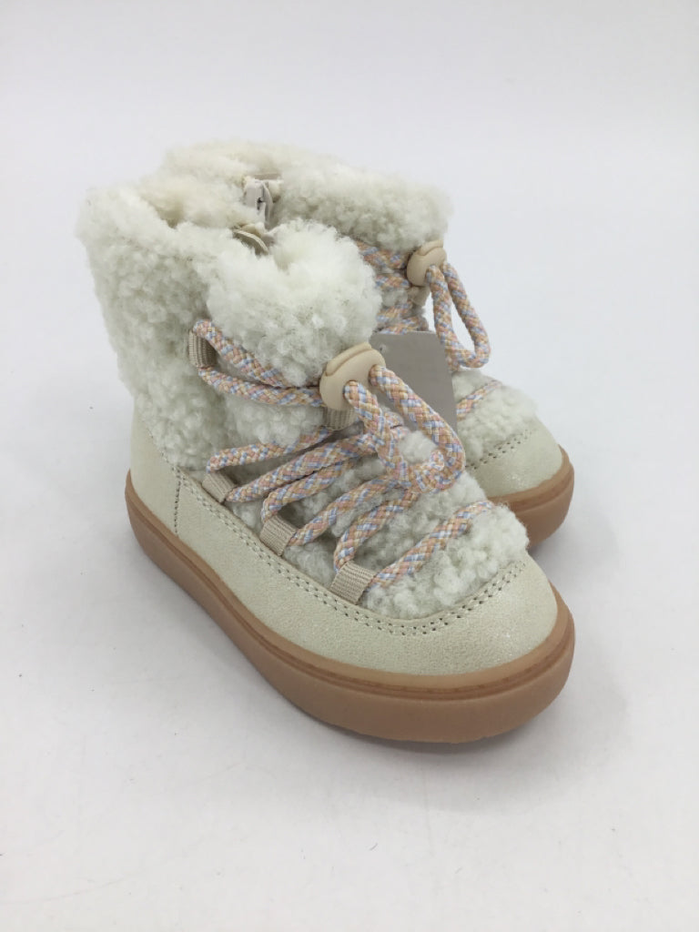 Cat & Jack Child Size 5 Toddler White Boots