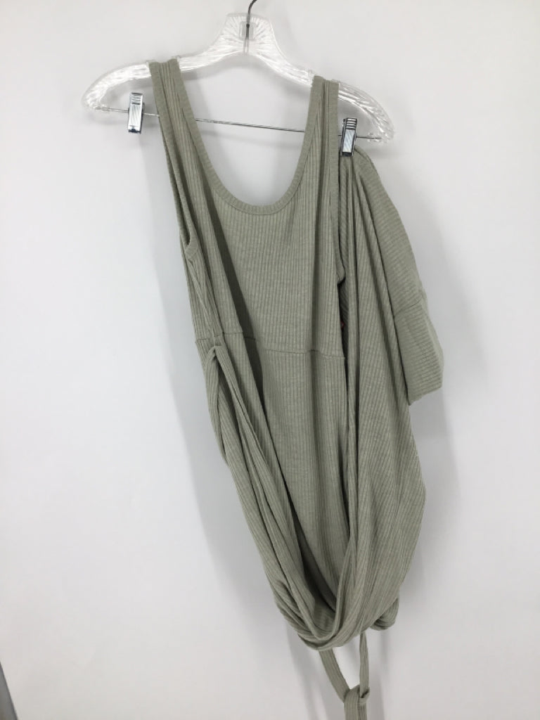 Pretty Little Thing Size XL Knit Outfit