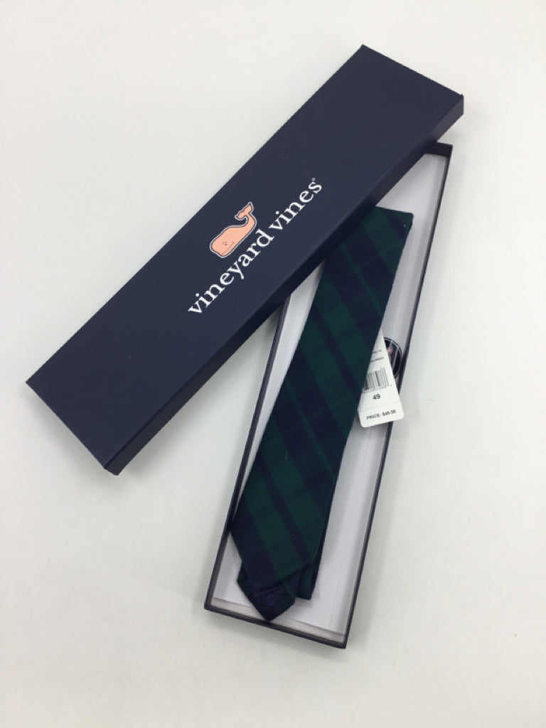 vineyard vines Child Size 8 Green Stripe Tie/Bowtie