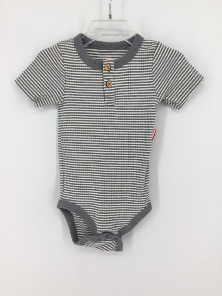 Cat & Jack Child Size 18 Months Gray Onesie