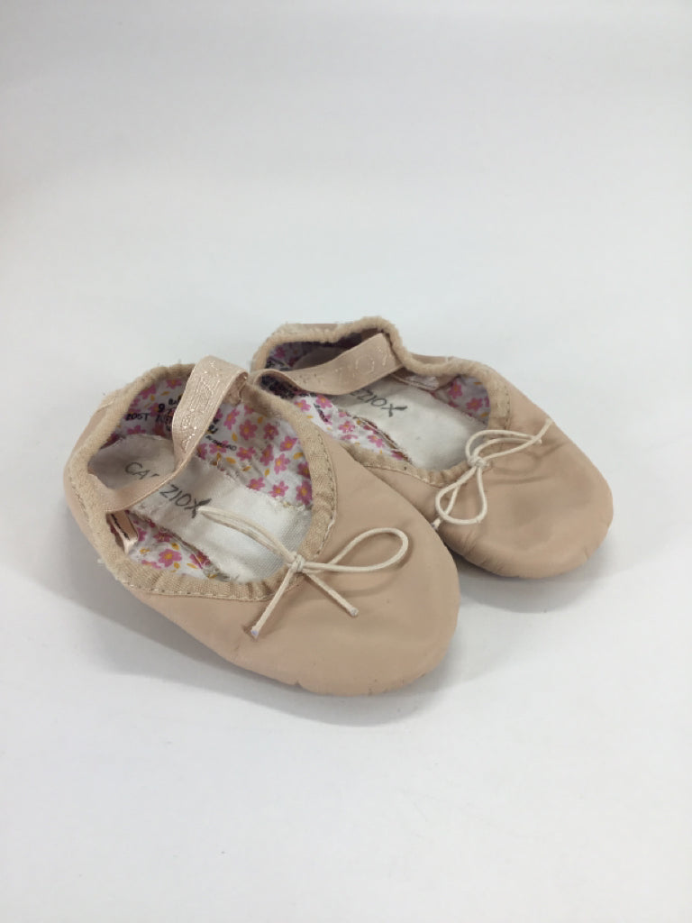 Capezio Child Size 9.5 Toddler Pink Sport/Dance Shoes
