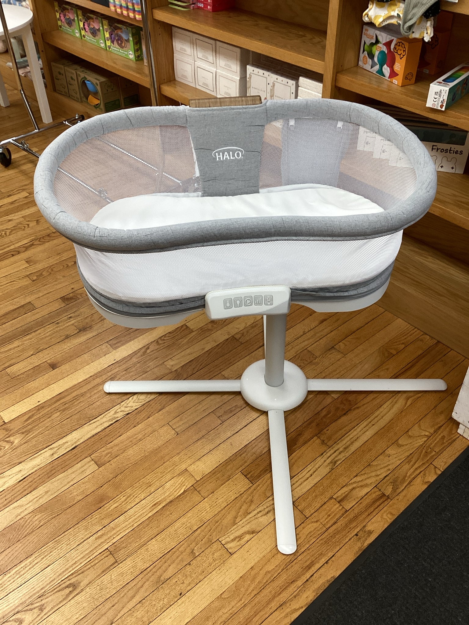 Halo Bassinest Luxe Swivel Sleeper