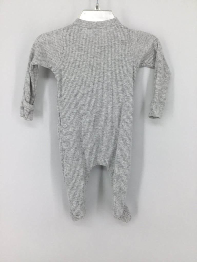 Old Navy Child Size 0-3 Months Gray Sleepers