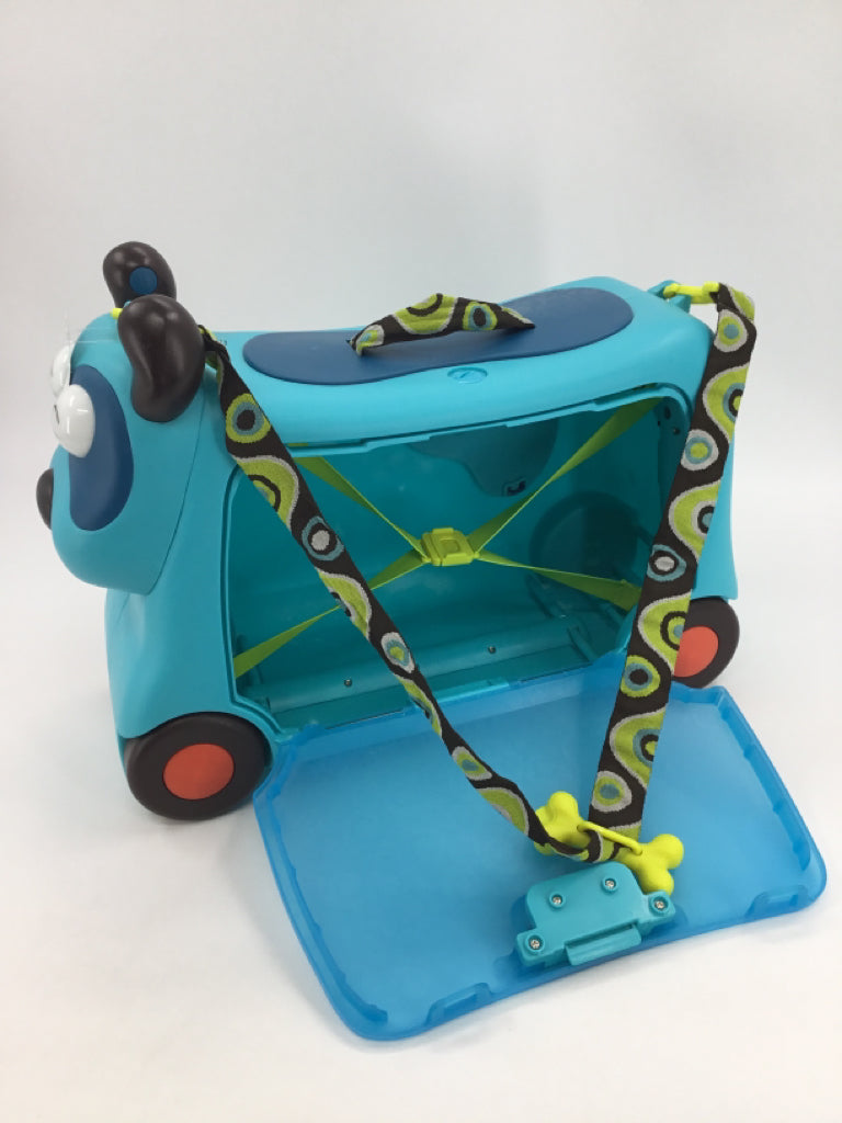 B Toys On the Go Go Woofer Ride On Suitcase