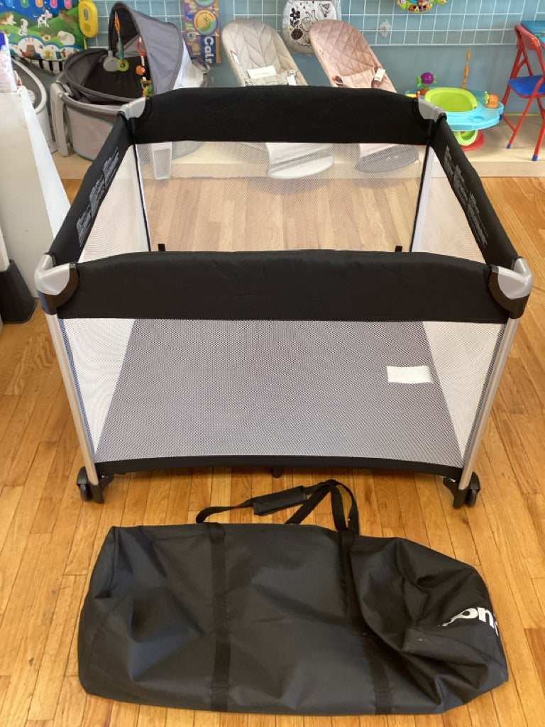 Joovy Room 2 Pack n Play
