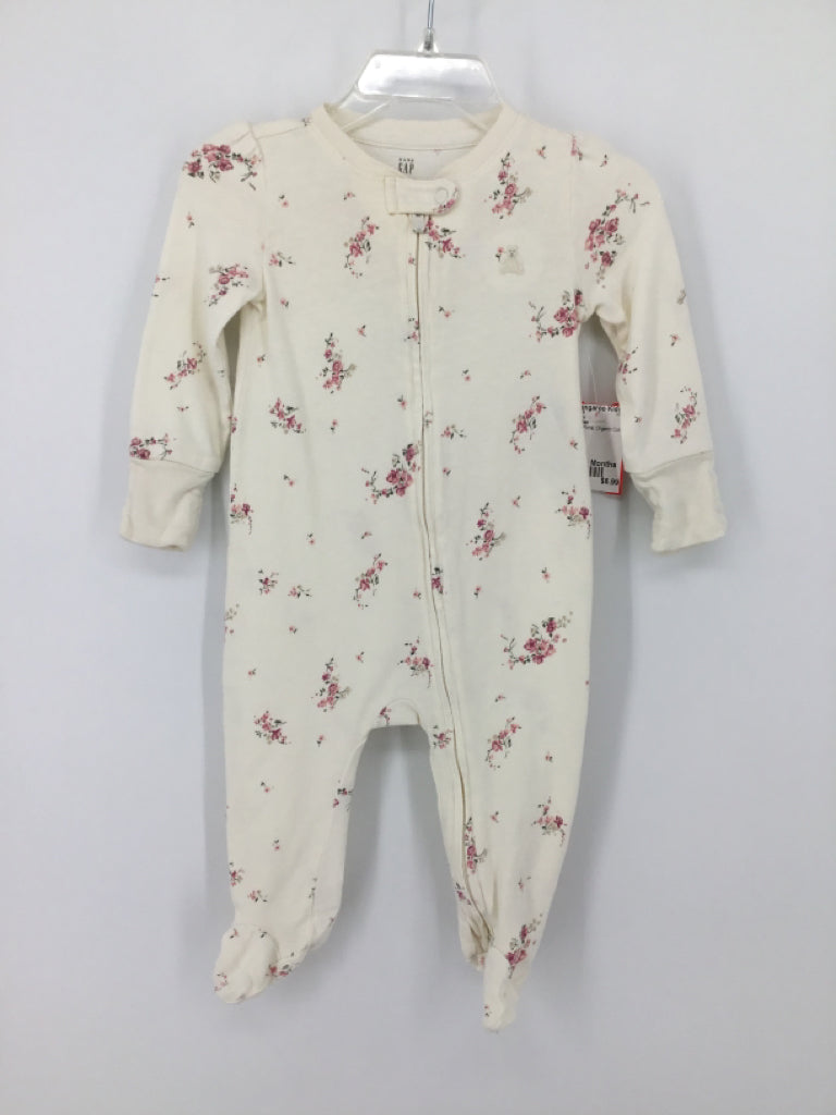 Baby Gap Child Size 3-6 Months White Sleepers