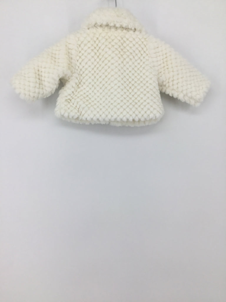 Cat & Jack Child Size Newborn White Outerwear - girls