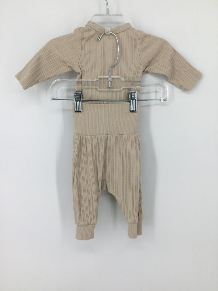H & M Child Size Newborn Tan Solid Outfit - boys