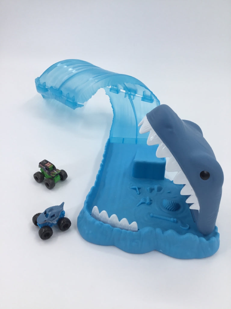 Monster Jam Mini Megalodon & Chomp Vehicle Playset