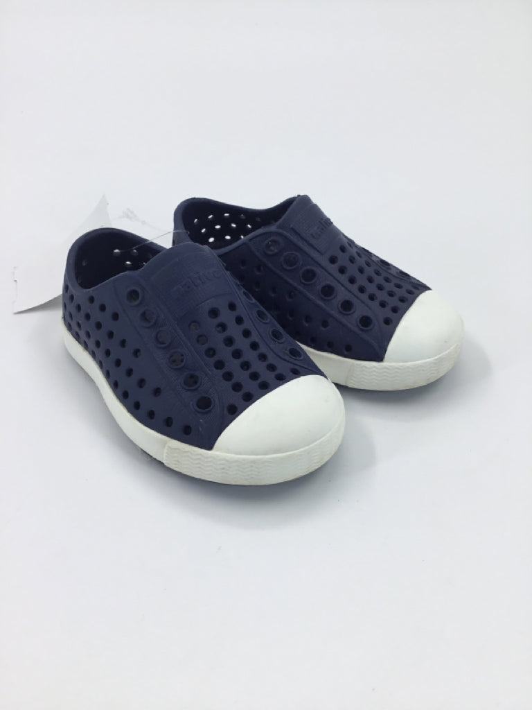 Native Child Size 4 Toddler Navy Sandals/Flip Flops