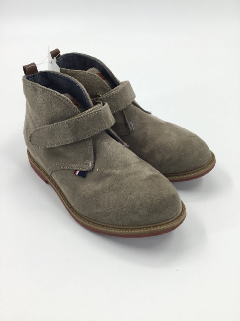 Tommy Hilfiger Child Size 11 Taupe Boots