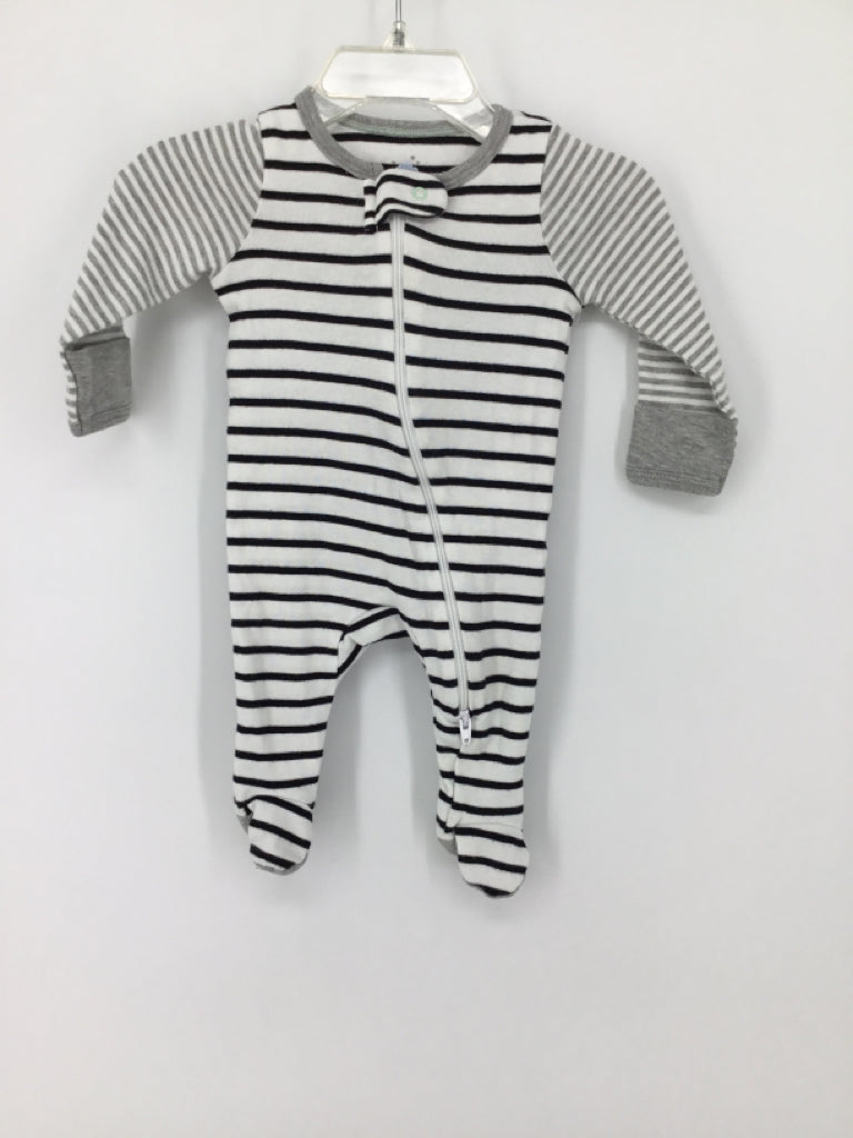 cloud island Child Size Newborn Black Sleepers