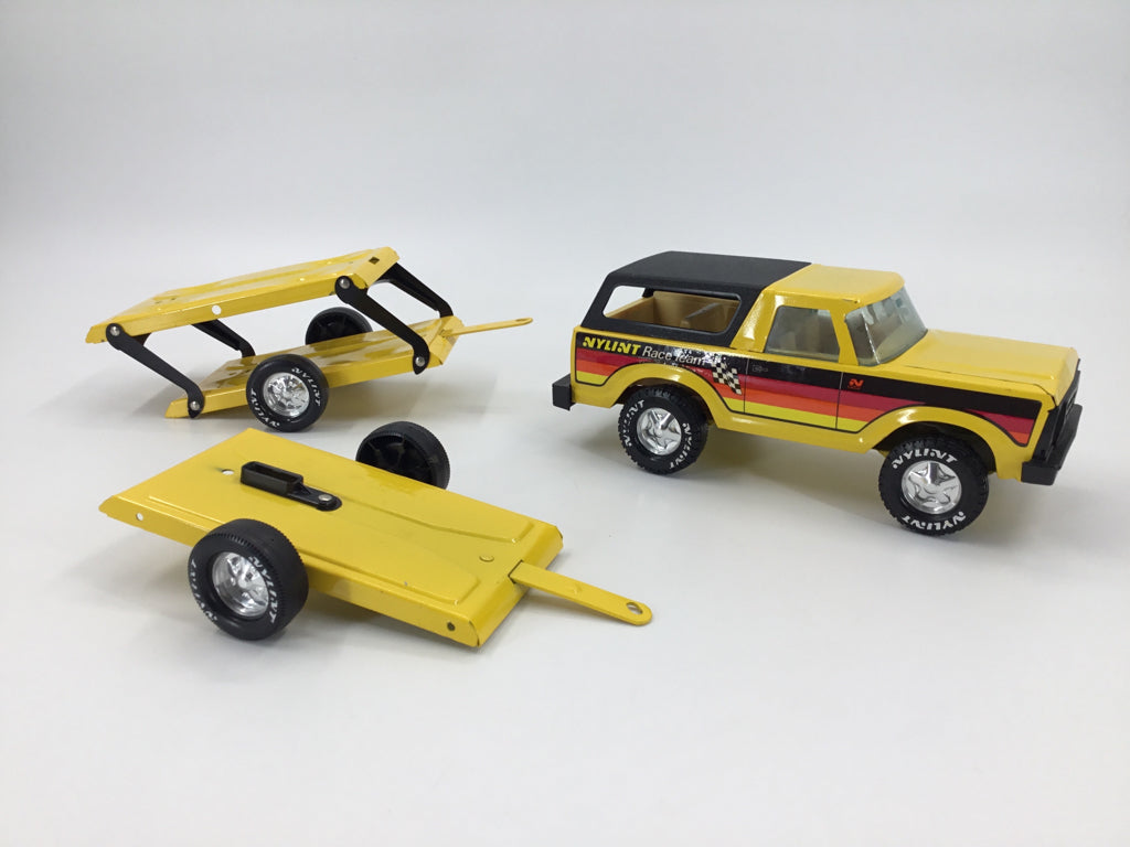 Vintage Nylint Car With 2 Trailers - 3 PCS