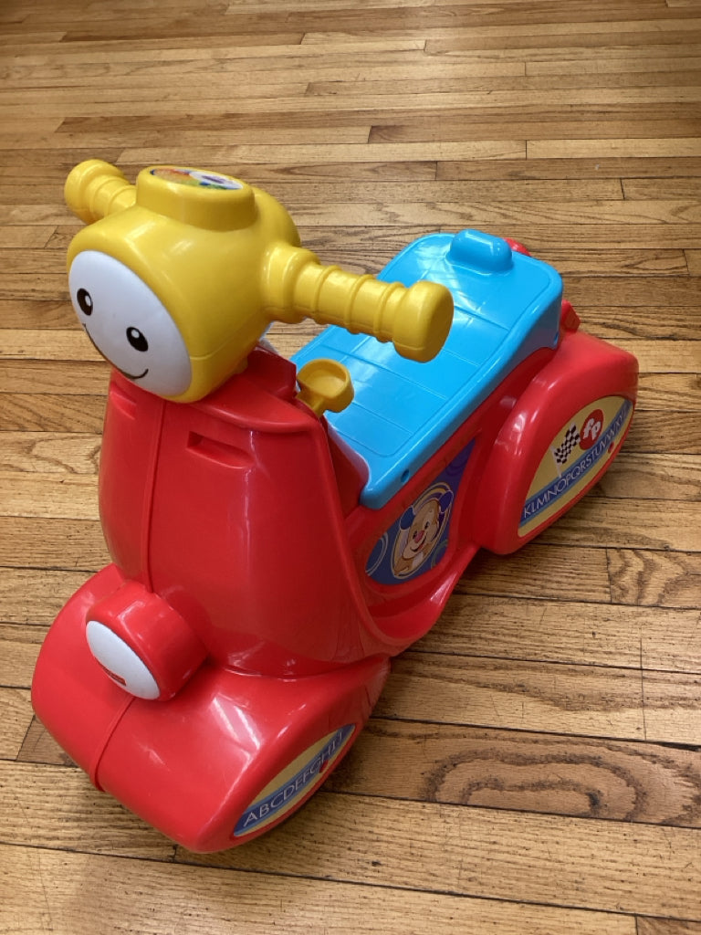Fisher Price Laugh & Learn Smart Stages Scooter