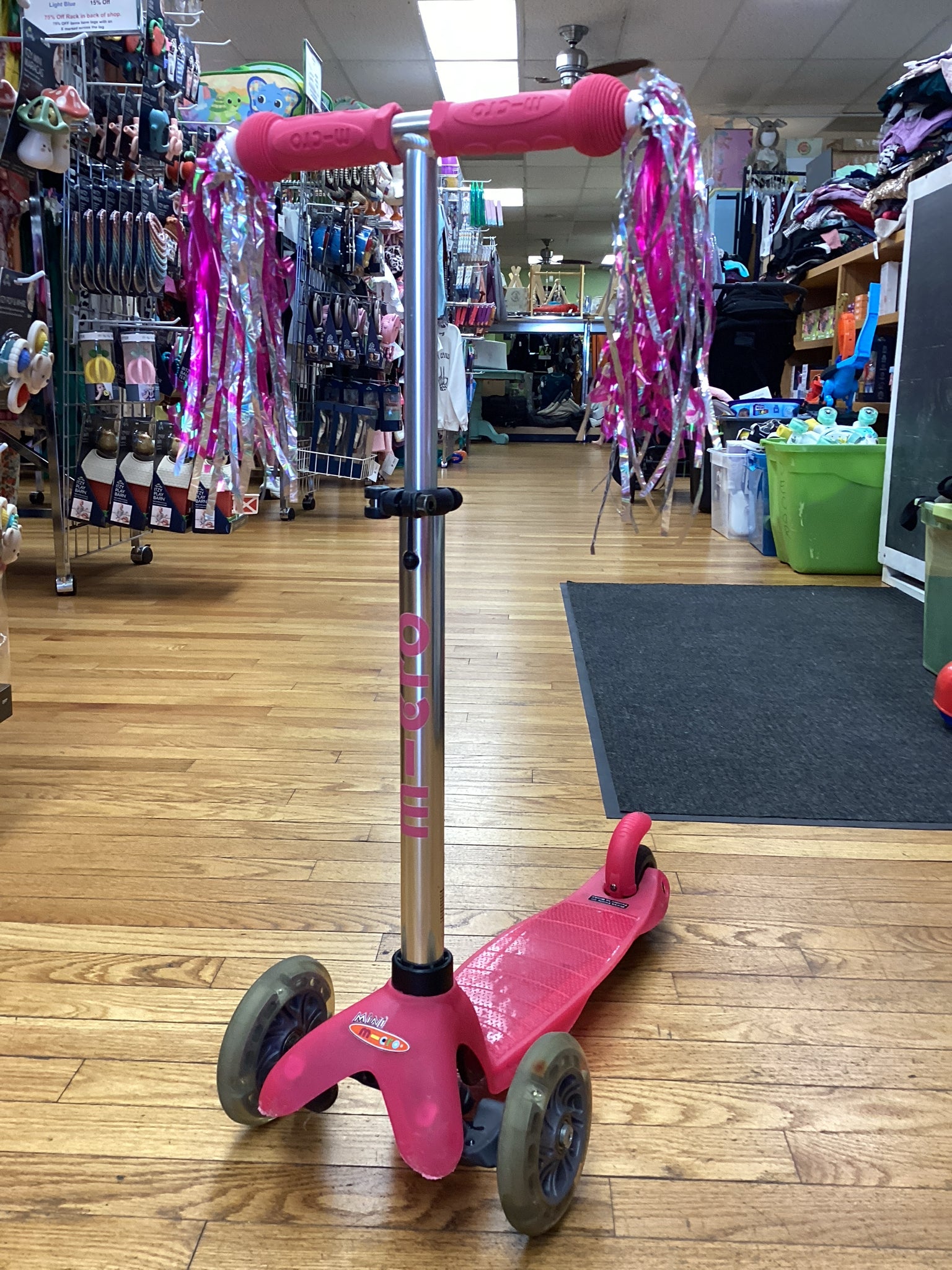 M-CRO Micro Mini Pink 3-Wheeled Kick Scooter